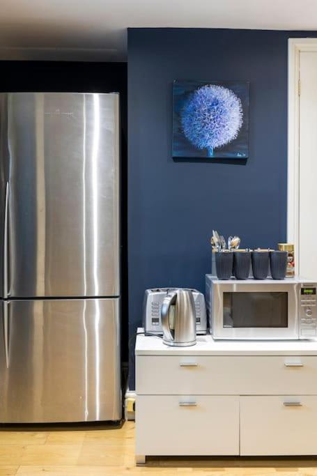 2 Double Bedroom Large Modern Self Contained Apartment Free Parking Κάμπερλι Εξωτερικό φωτογραφία