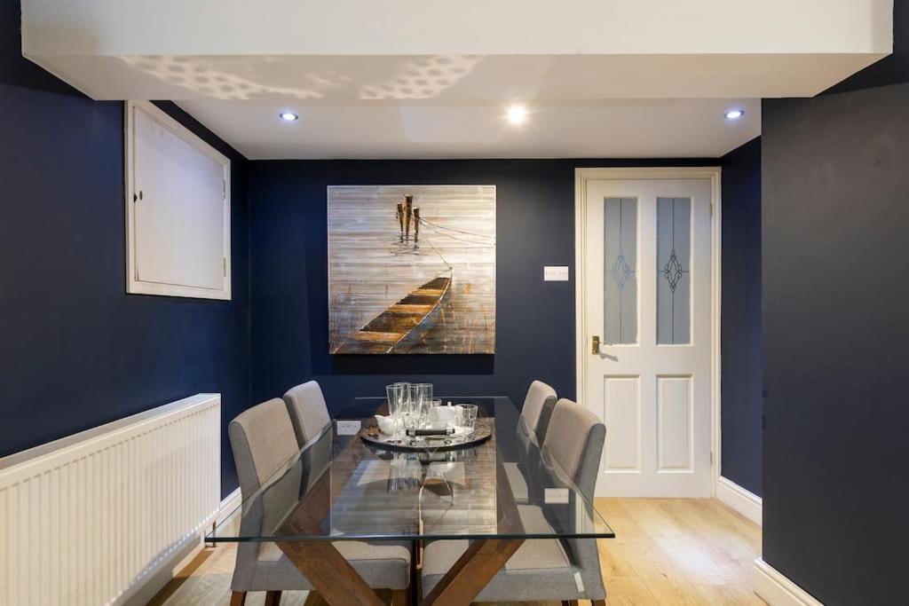 2 Double Bedroom Large Modern Self Contained Apartment Free Parking Κάμπερλι Εξωτερικό φωτογραφία