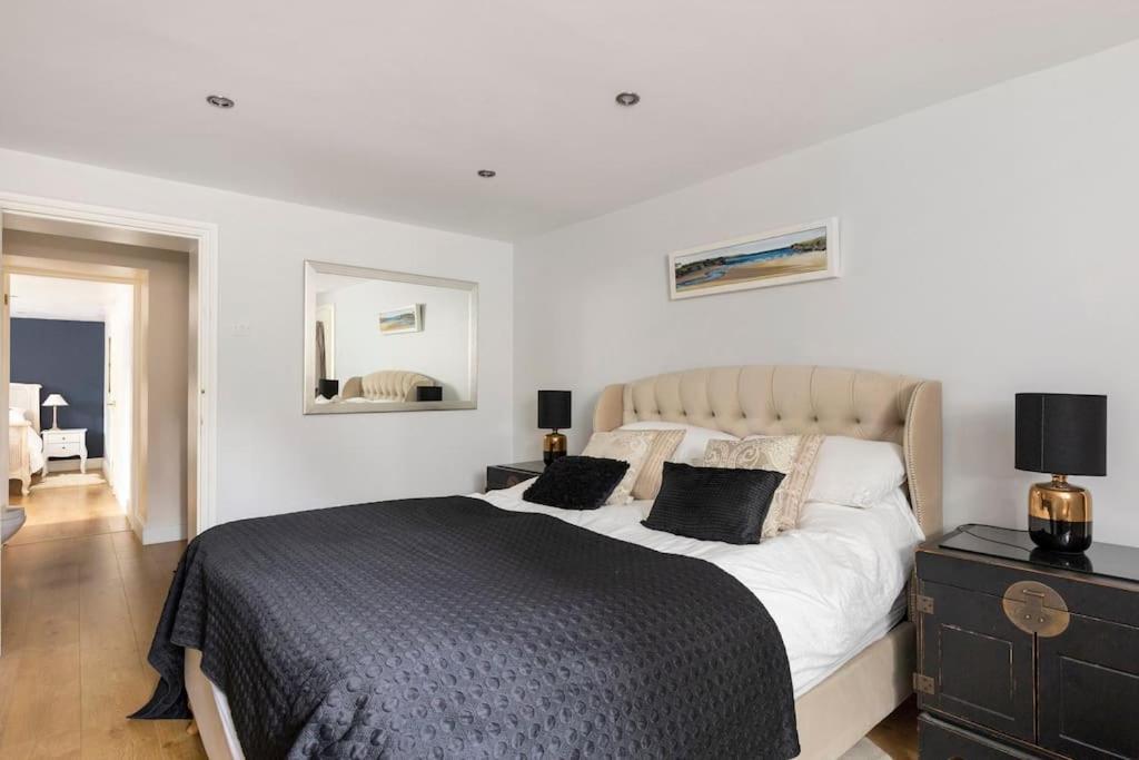 2 Double Bedroom Large Modern Self Contained Apartment Free Parking Κάμπερλι Εξωτερικό φωτογραφία
