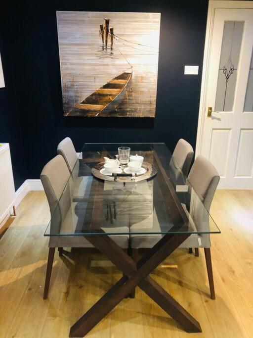 2 Double Bedroom Large Modern Self Contained Apartment Free Parking Κάμπερλι Εξωτερικό φωτογραφία